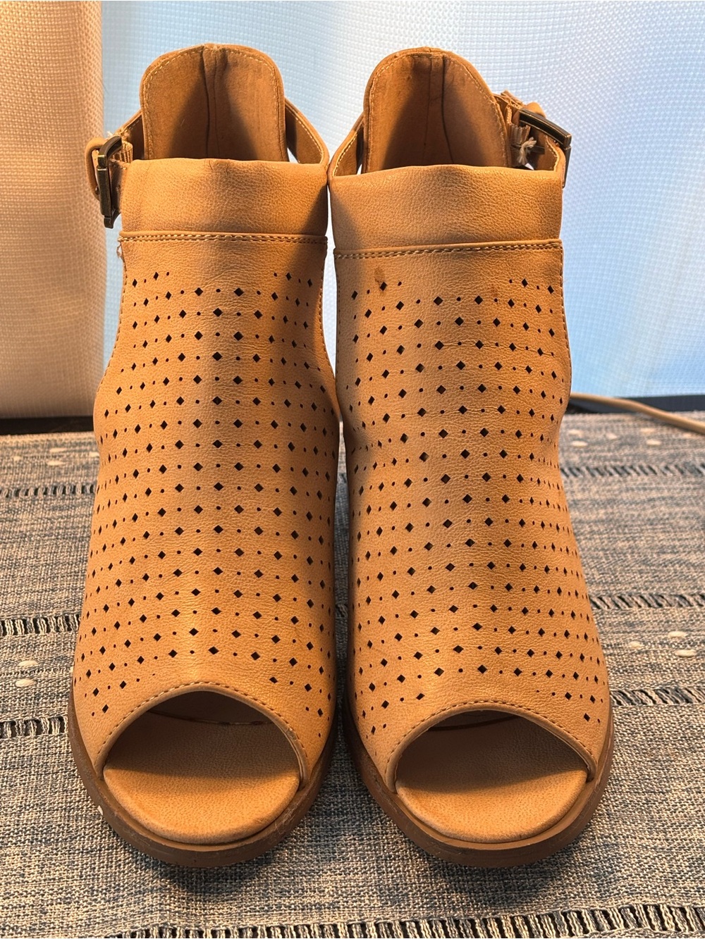 ARider Girl Tan Perforated Peep-Toe Block Heel Booties Size 7
